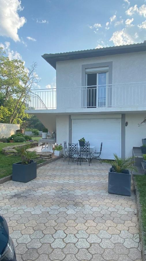 Maison Quietude Chavanoz Exterior photo